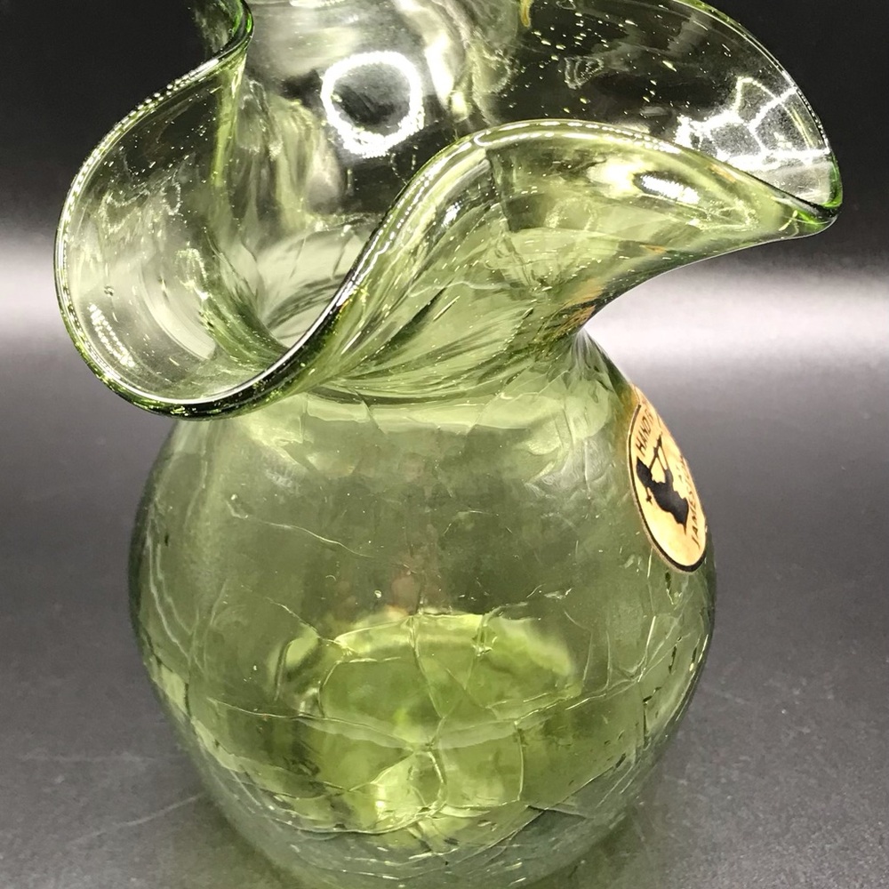 JAMESTOWN Handblown Glass Green Vase Ruffled Rim 5.5" Tall - Picture 2 of 3